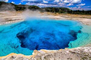 grande primavera prismatica nel parco nazionale di yellowstone foto