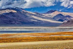 himalayano lago tso kar nel Himalaya, ladakh, India foto