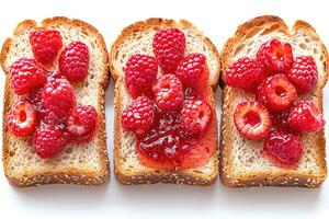 ai generato toast con frutta marmellata su cucina tavolo professionale pubblicità cibo fotografia foto