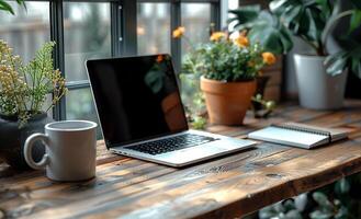 ai generato il computer portatile e taccuino su di legno tavolo con tazza di caffè e fiore pentola foto