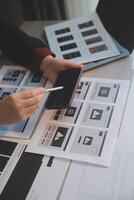 UX ui design processi per alla moda mobile applicazione e sito web . creativo prototipo di wireframe per professionale App sviluppatore . foto