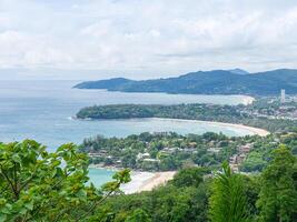 paesaggio bellissimo di karon Visualizza punto nel Phuket, Tailandia. vacanza concetto foto