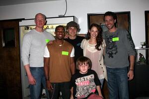 derek merda, arlen scarpetta, tavis furgone strizzare l'occhio, caleb scemo, amanda righetti, e nick mennell foto