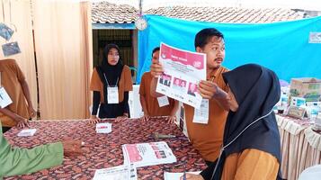 dimak, Indonesia - febbraio, 2024 - votazione conteggio processi a sì, indonesiano presidenziale elezione. foto