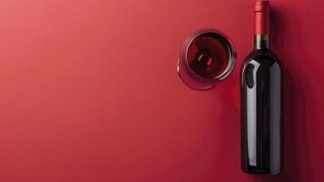 ai generato vino bottiglia e bicchiere su un' rosso sfondo foto