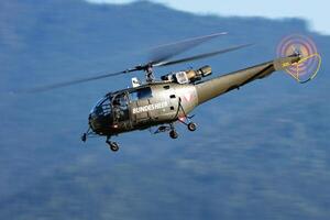 Zeltweg, Austria, 2022 - austriaco aria vigore aerospaziale alouette iii. militare trasporto elicottero a aria base. aviazione e elicotteri. trasporto e ponte aereo. militare industria. volare e volare. foto