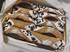 cannoli siciliani dolci italiani foto