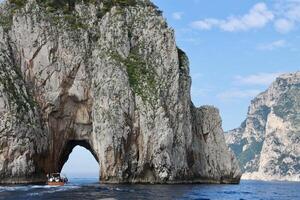 capri isola faraglioni foto