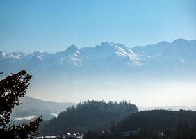 inverno nel il Alpi. bellissimo Visualizza di il montagna intervalli nel salisburgo nel Austria. foto