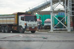 cemento camion trasporto foto