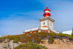 Visualizza di il cabo da roca faro. sintra, Portogallo. portoghese farol de cabo da roca è un' capo quale le forme il più occidentale punto eurasiatico foto