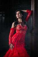 donna Vintage ▾ rosso vestito vecchio castello bellissimo Principessa nel seducente vestito foto