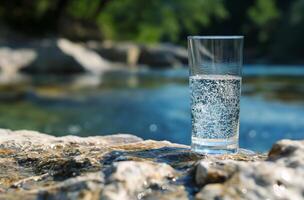 ai generato bicchiere di acqua all'aperto foto