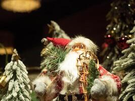 Santa clua doo personaggio cartone animato icona oggetto contento nuovo anno allegro Natale natale bellissimo bella neve festivo presente tradizionale figura presente costume viso contento vacanza noel vigilia saluto stagione foto