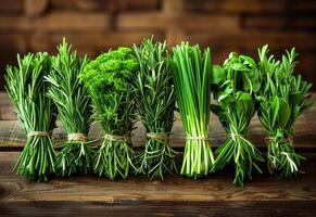 ai generato gruppi di fresco verde erbe aromatiche su di legno tavolo foto