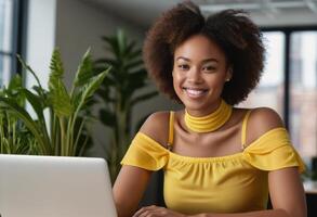 ai generato allegro libero professionista utilizzando il computer portatile a casa. casuale e edificante casa ambiente con elegante arredamento. foto