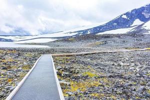 sentiero escursionistico sulla più alta montagna galdhopiggen in norvegia scandinavia.