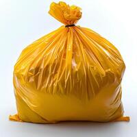 ai generato giallo plastica spazzatura Borsa isolato su bianca sfondo con ombra. giallo spazzatura Borsa isolato. spazzatura Borsa per pericoloso rifiuto foto