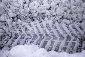 nevoso strada nel inverno foto