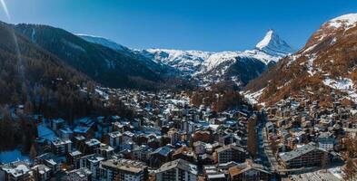 inverno mattina nel Zermatt, Svizzera con Cervino nel il sfondo foto