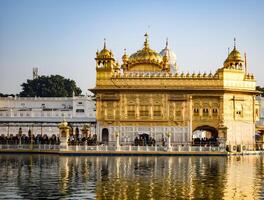 bellissimo Visualizza di d'oro tempio - armandir sahib nel amritsar, punjab, India, famoso indiano sikh punto di riferimento, d'oro tempio, il principale santuario di sikh nel amritsar, India foto