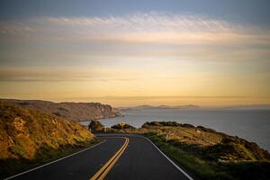itinerario 1 san Francisco Pacifico tramonto. viaggio su strada foto