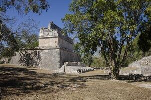 un' notevole struttura a un' Maya archeologico luogo foto