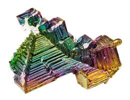 bismuto cristalli coperto con ossido film isolato foto