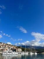 andare in barca yachts siamo ormeggiato a lussuria baia. montenegro foto