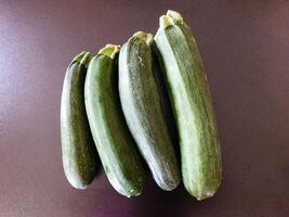 zucchine nel il cucina foto