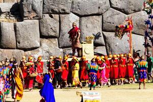 cusco, Perù, 2015 - inti raymi Festival inca re essere trasportato in evento Sud America foto