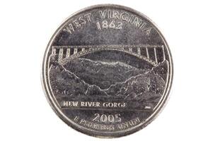 ovest Virginia unito stati trimestre moneta su bianca sfondo foto