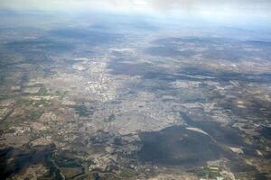 aereo Visualizza di santiago de Queretaro, un' città nel centrale Messico. panorama a partire dal aereo foto