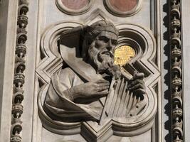 Firenze Cattedrale Santa maria dei Fiori Italia - dettaglio di scultura foto