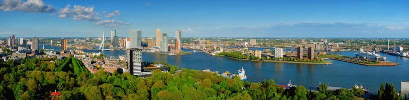 Visualizza di rotterdam città e il erasmus ponte foto