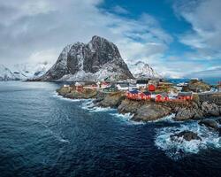 Hamnoy pesca villaggio su lofoten isole, Norvegia foto