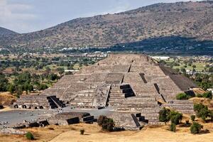piramide della luna. teotihuacan, messico foto