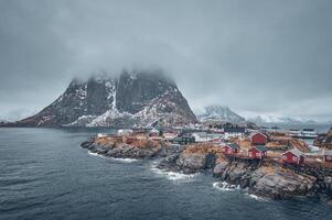 Hamnoy pesca villaggio su lofoten isole, Norvegia foto