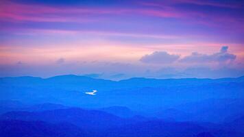 tramonto in montagna foto