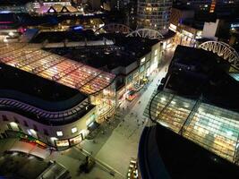 aereo notte Visualizza di illuminato città centro edifici di Birmingham centrale città di Inghilterra unito regno. marzo 30, 2024 foto