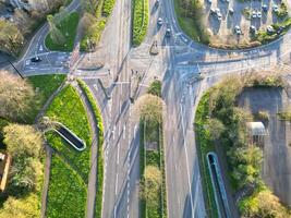 alto angolo Visualizza di Britannico strade durante Alba mattina vicino Oxford città, Oxfordshire, Inghilterra unito regno. marzo 23, 2024 foto