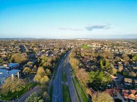 alto angolo Visualizza di parco e cavalcata autobus stazione a collina spinosa oxfordshire Inghilterra unito regno durante Alba. marzo 23, 2024 foto