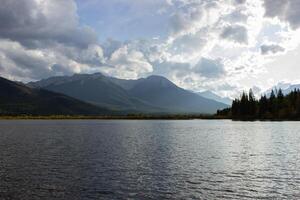 vermiglio laghi vicino banff, Canada. foto