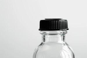 ai generato minimalista bicchiere bottiglia isolato su bianca sfondo foto