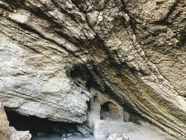 grotta di chaliapin vicino a noviy svet, crimea foto