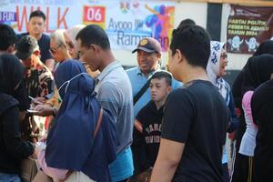 magelang,centrale Giava, Indonesia.08 17 2023.get pronto per un' salutare camminare nel commemorazione di il 78 ° indonesiano indipendenza giorno foto