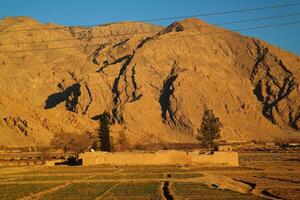 vulcanico montagne formazione nel il balochistan su 2023-08-12 foto