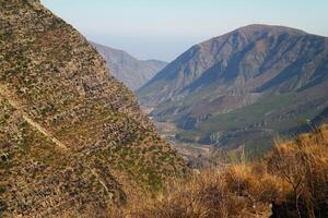 vulcanico montagne formazione nel il balochistan su 2023-08-12 foto