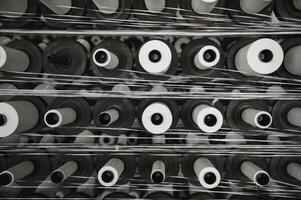 avvicinamento di filo per il tessile industria, tessitura e deformazione foto