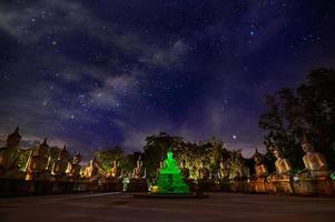 Watpapromyan tempio buddista rispetto, calma la mente. in thailandia, provincia di chachoengsao